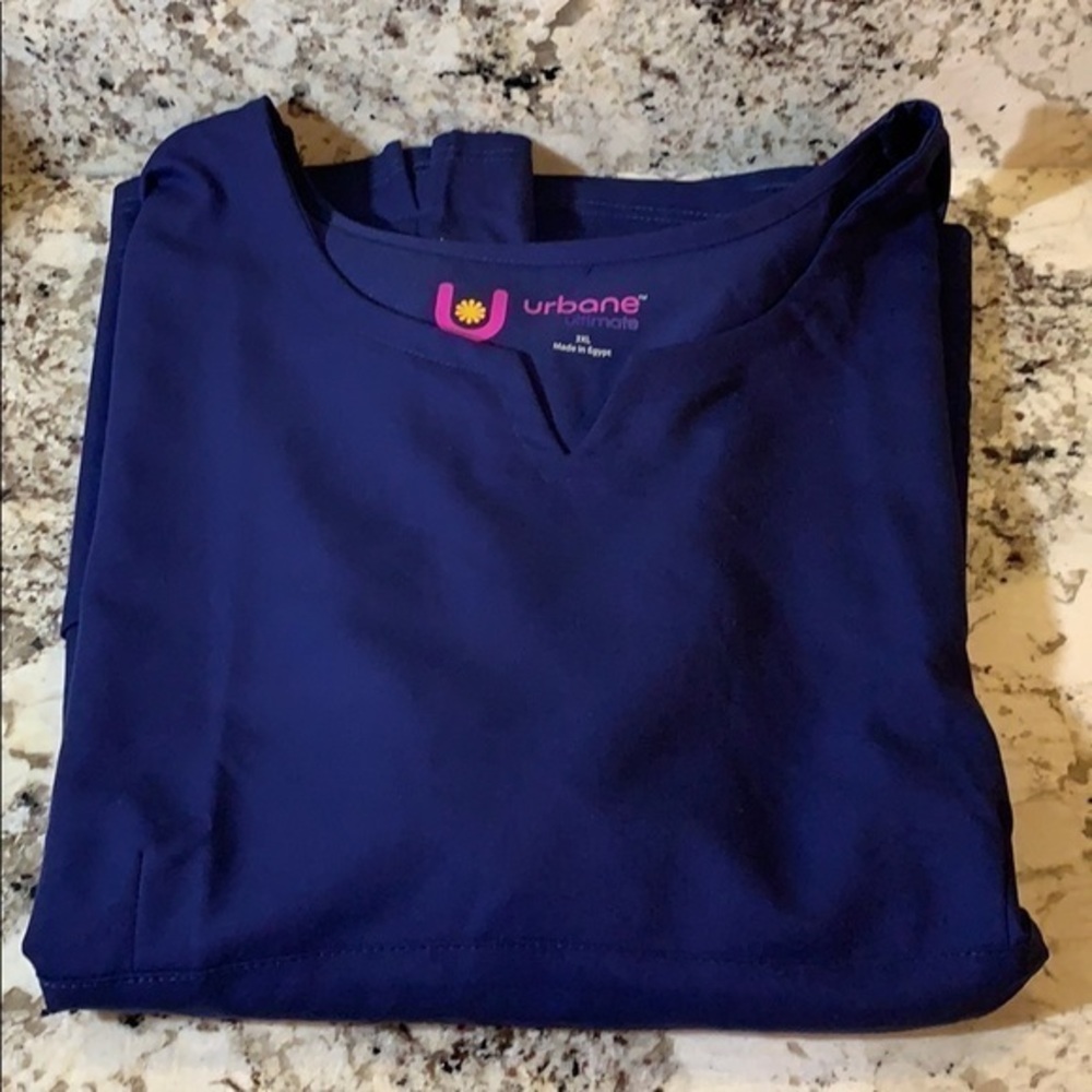 NWT Urbane Ultimate Scrub Top